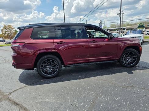 Used 2024 Jeep Grand Cherokee L Summit AWD/4WD image 10