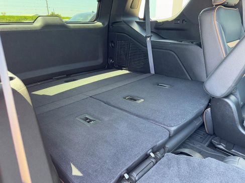 Used 2021 GMC Yukon AT4 w/ AT4 Premium Plus Package image 11