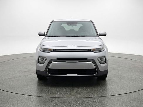 Used 2025 Kia Soul LX w/ LX Technology Package FWD image 2
