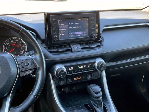 Used 2019 Toyota RAV4 XLE image 6