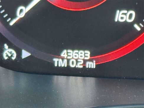 Used 2020 Volvo XC60 T5 Momentum w/ Protection Package Premier image 26