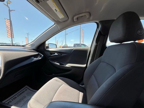 Used 2020 Chevrolet Malibu LT FWD image 17