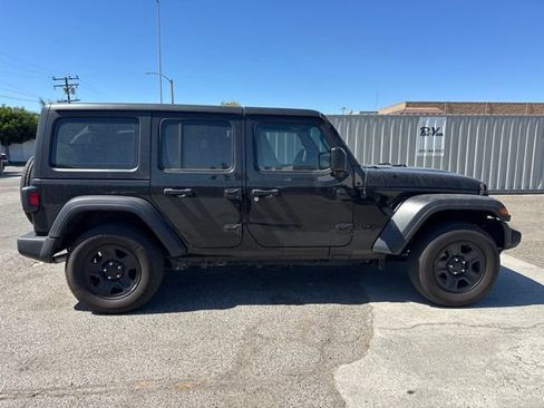 Used 2022 Jeep Wrangler Unlimited Sport AWD/4WD image 4