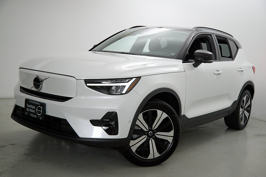 Certified 2023 Volvo XC40 Recharge Plus AWD/4WD image 2