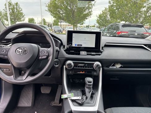 Used 2025 Toyota RAV4 XLE AWD/4WD image 22