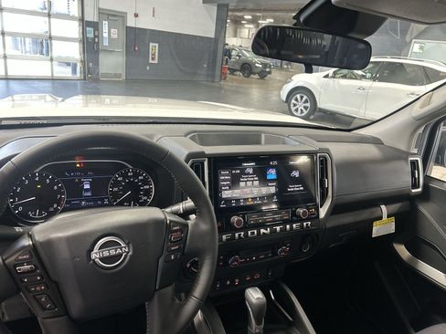 New 2026 Nissan Frontier SV w/ SV Convenience Package image 2