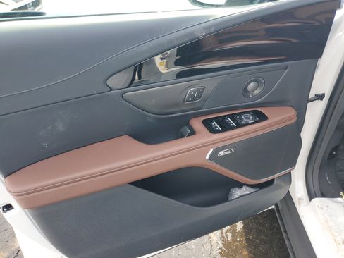 New 2026 Lincoln Nautilus Reserve image 8