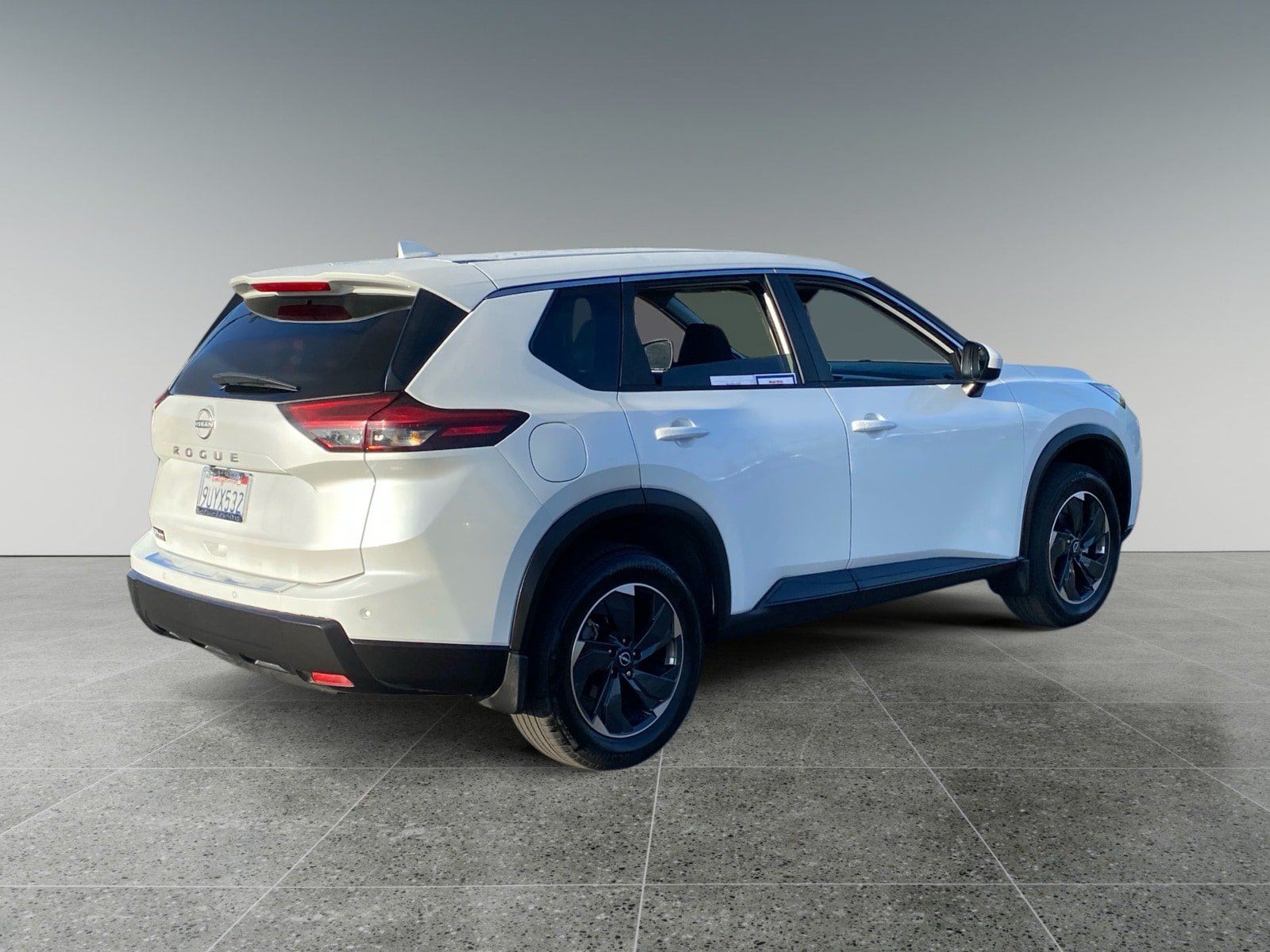 Used 2025 Nissan Rogue SV FWD image 5