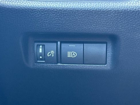 Certified 2022 Toyota RAV4 LE AWD/4WD image 42