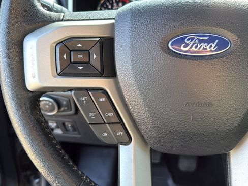 Used 2019 Ford F150 Lariat w/ Equipment Group 502A Luxury AWD/4WD image 17