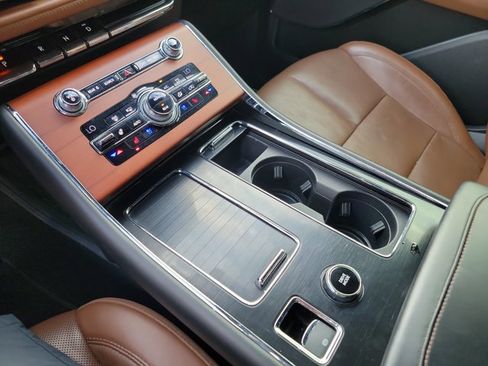 Used 2020 Lincoln Aviator Reserve w/ Elements Package Plus image 22