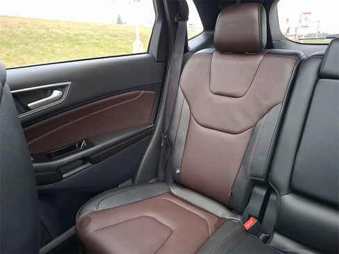 Used 2020 Ford Edge Titanium w/ Equipment Group 301A image 18