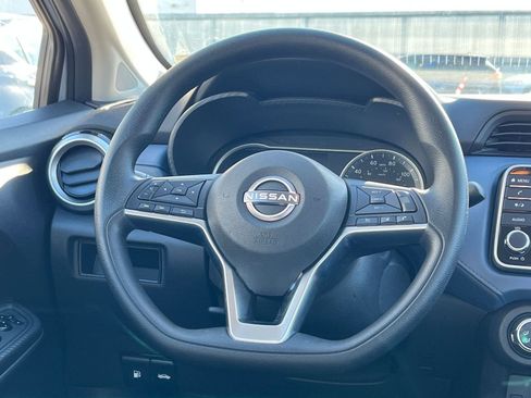 Used 2025 Nissan Versa SV image 27