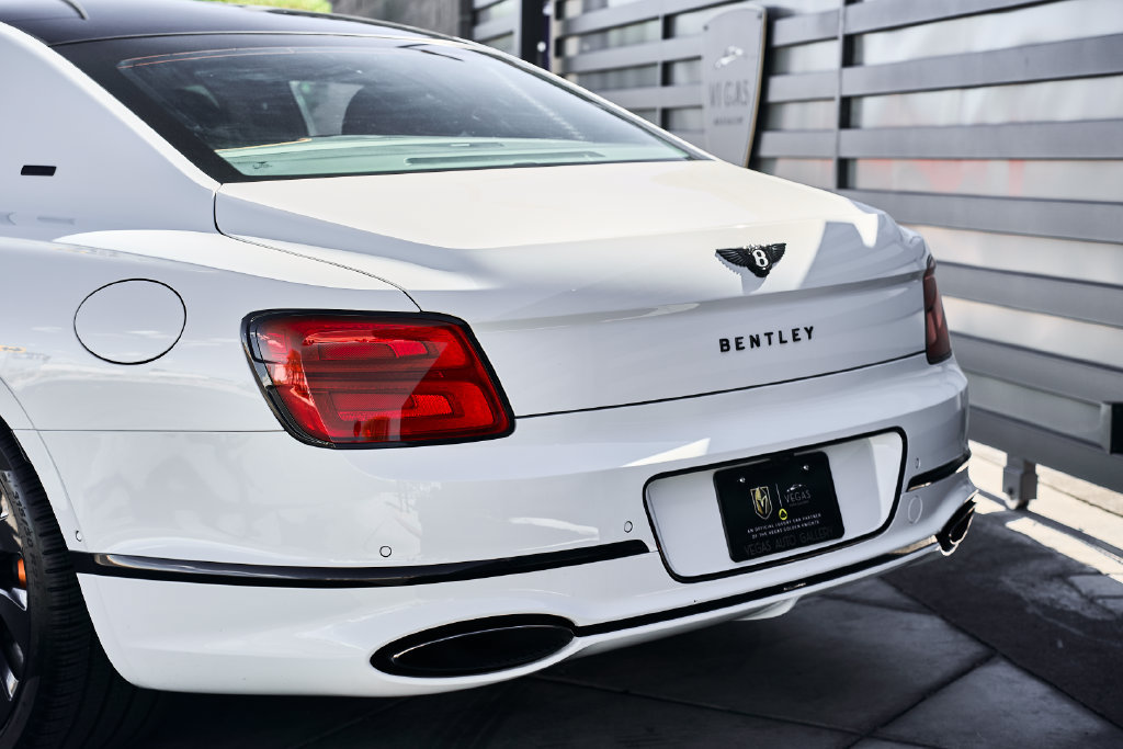 Used 2025 Bentley Flying Spur Plug-In Hybrid AWD/4WD image 7