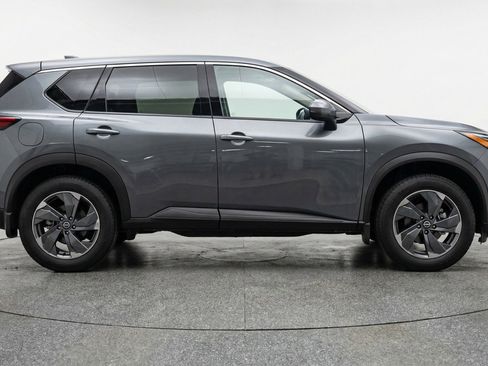 Used 2025 Nissan Rogue SV image 11
