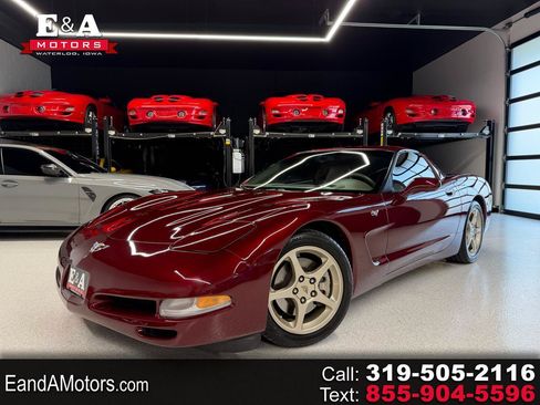 Used 2003 Chevrolet Corvette Coupe w/ Preferred Equipment Group RWD image 1