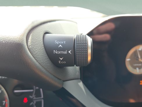 Used 2024 Lexus ES 350 w/ Premium Package FWD image 29