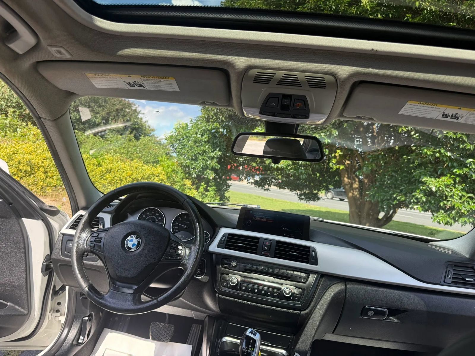 Used 2015 BMW 320i Sedan RWD image 10