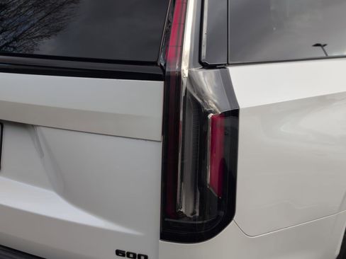 Used 2021 Cadillac Escalade Sport Platinum image 12