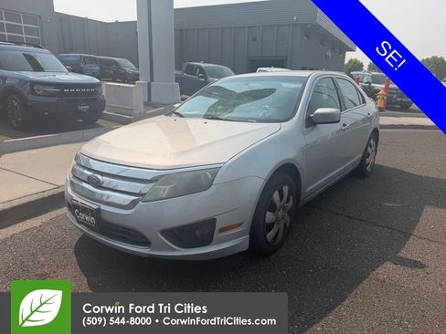 Used 2010 Ford Fusion SE FWD image 2