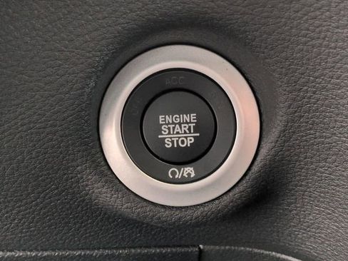 New 2026 Chrysler Pacifica Select FWD image 20