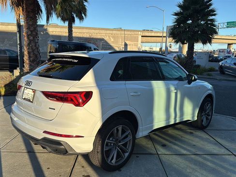 Used 2025 Audi Q3 2.0T Premium w/ Convenience Package image 6