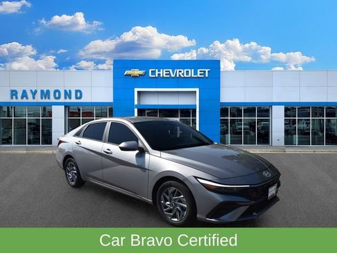Used 2024 Hyundai Elantra SEL FWD image 1