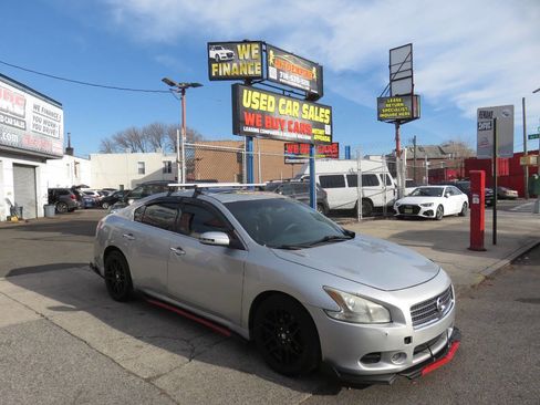 Used 2010 Nissan Maxima 3.5 SV w/ Monitor Pkg image 3