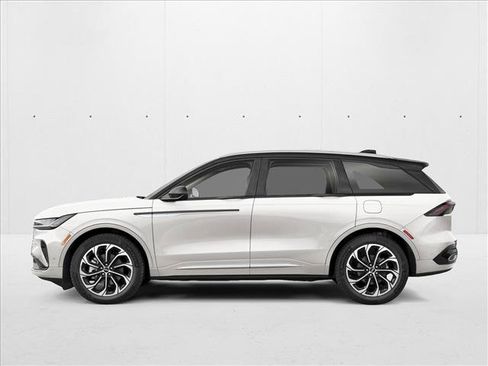 New 2026 Lincoln Nautilus Premier AWD/4WD image 3