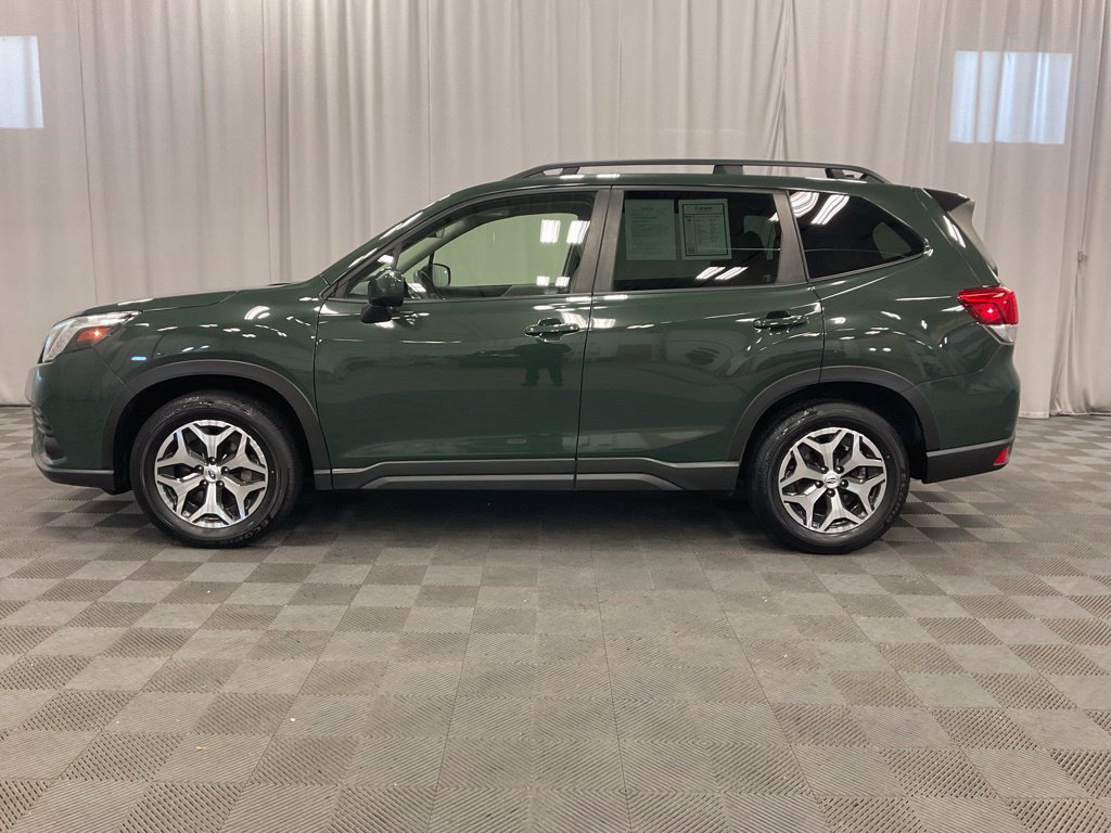 Used 2024 Subaru Forester Premium AWD/4WD image 9