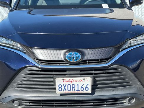 Used 2021 Toyota Venza LE AWD/4WD image 15