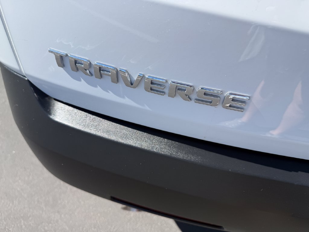 Used 2023 Chevrolet Traverse LS FWD image 7