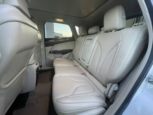 Used 2019 Lincoln MKC Reserve image 25