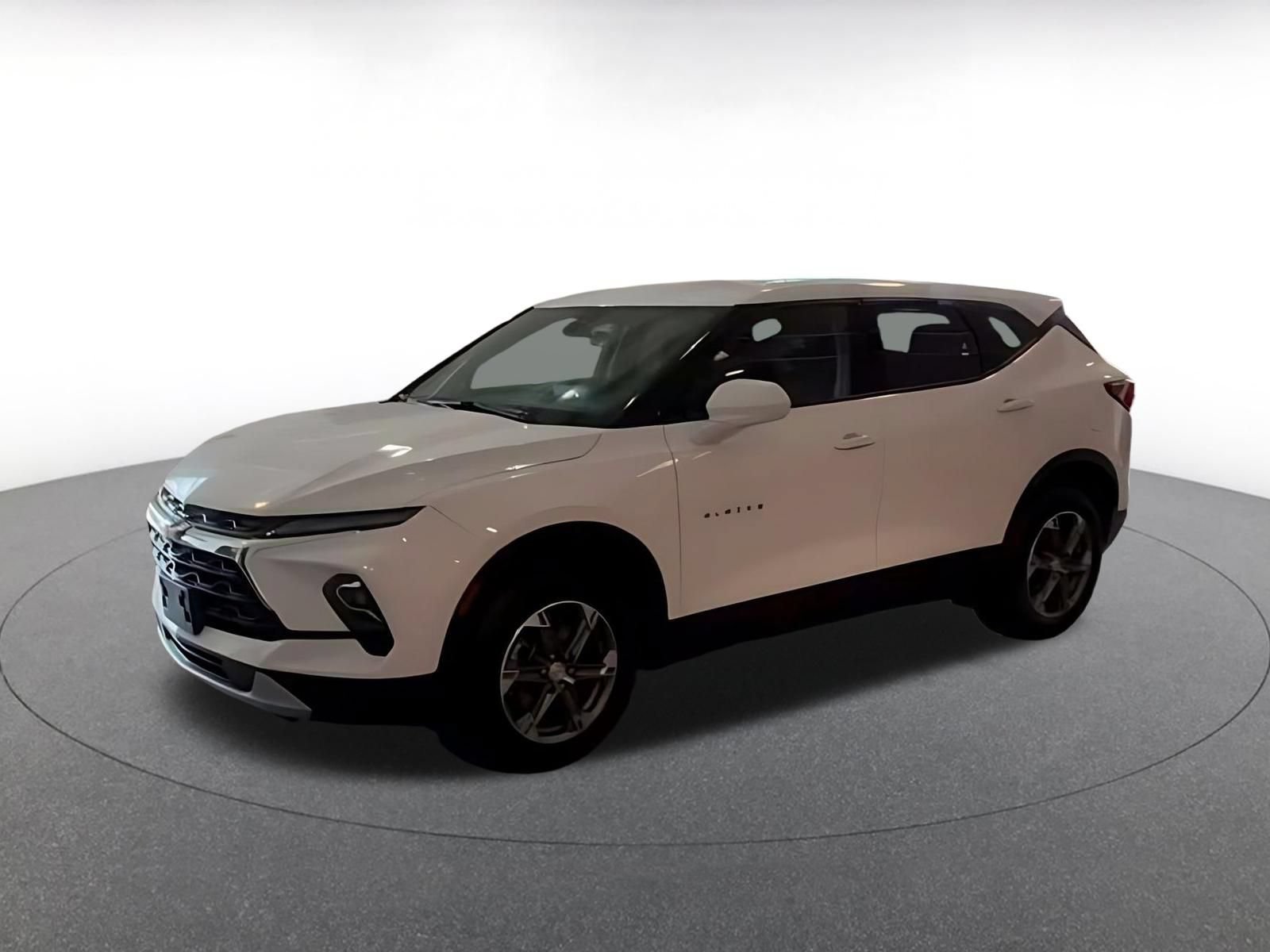 Used 2025 Chevrolet Blazer LT FWD image 7
