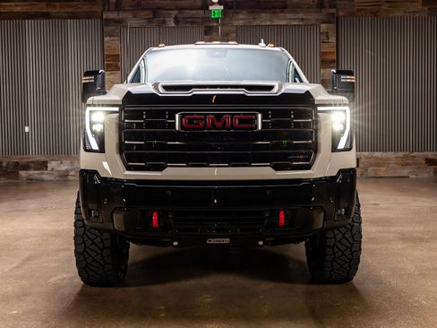 Used 2026 GMC Sierra 2500 AT4X AWD/4WD image 2