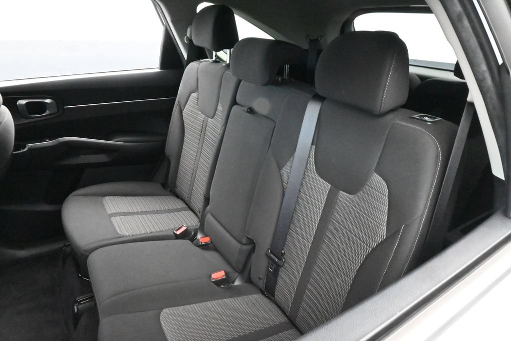 Used 2023 Kia Sorento LX FWD image 34