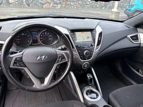 Used 2017 Hyundai Veloster Value Edition image 12