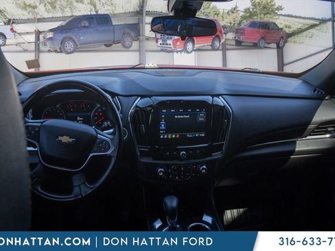 Used 2023 Chevrolet Traverse LT FWD image 4