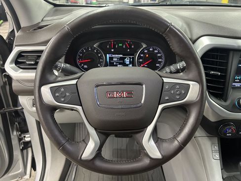 Used 2018 GMC Acadia SLT image 16