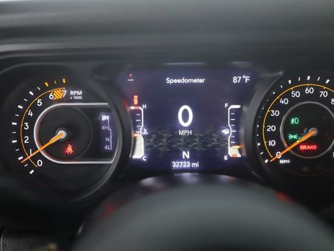 Used 2024 Jeep Wrangler Unlimited Sport AWD/4WD image 21