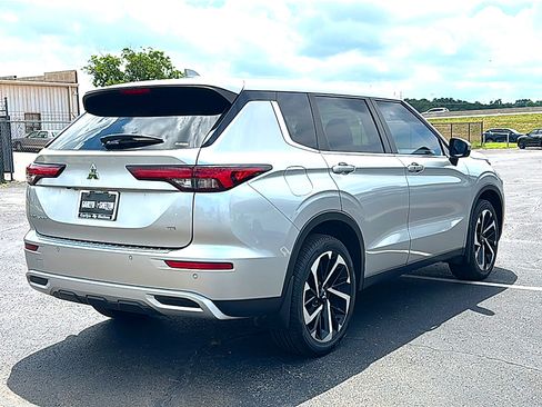Used 2023 Mitsubishi Outlander SE AWD/4WD image 8