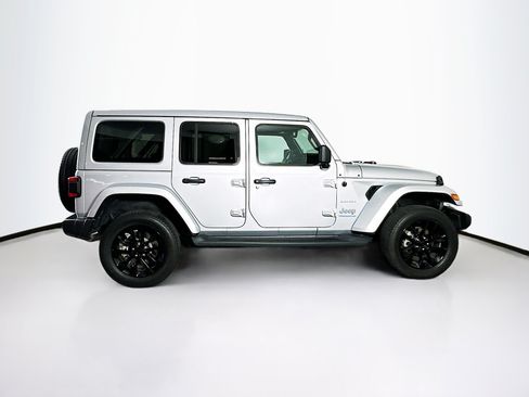 Used 2023 Jeep Wrangler Unlimited Sahara w/ Cold Weather Group AWD/4WD image 10