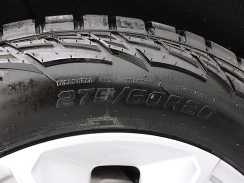 Used 2021 Chevrolet Silverado 1500 Custom AWD/4WD image 34