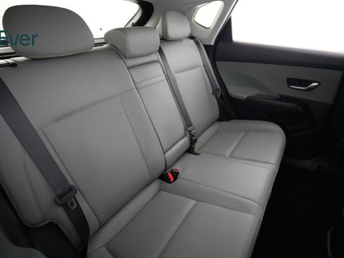 Used 2024 Hyundai Kona Limited FWD image 5