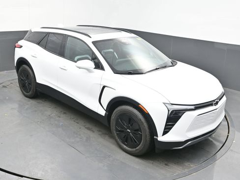 New 2026 Chevrolet Blazer EV LT image 32