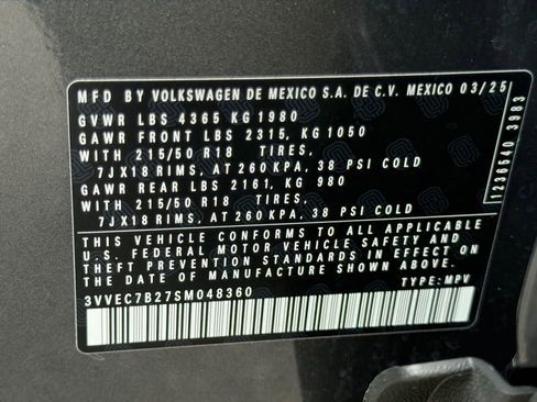 Used 2025 Volkswagen Taos SE w/ Panoramic Sunroof Package FWD image 27