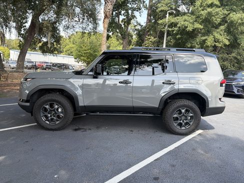 Used 2026 Lexus GX 550 AWD/4WD image 12