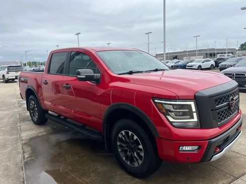 Used 2023 Nissan Titan PRO-4X w/ Pro-4x Convenience Package AWD/4WD image 5