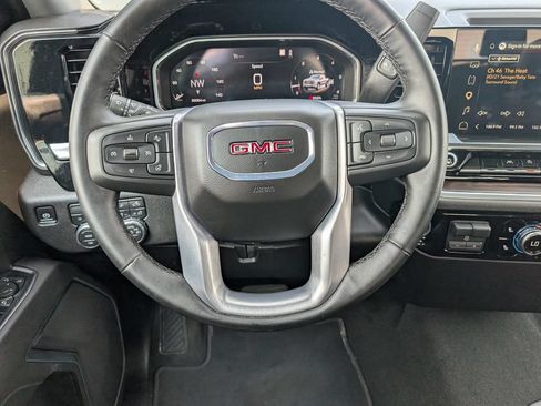 Used 2026 GMC Sierra 1500 SLT AWD/4WD image 18