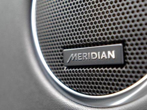 Used 2025 Land Rover Discovery Sport S image 31